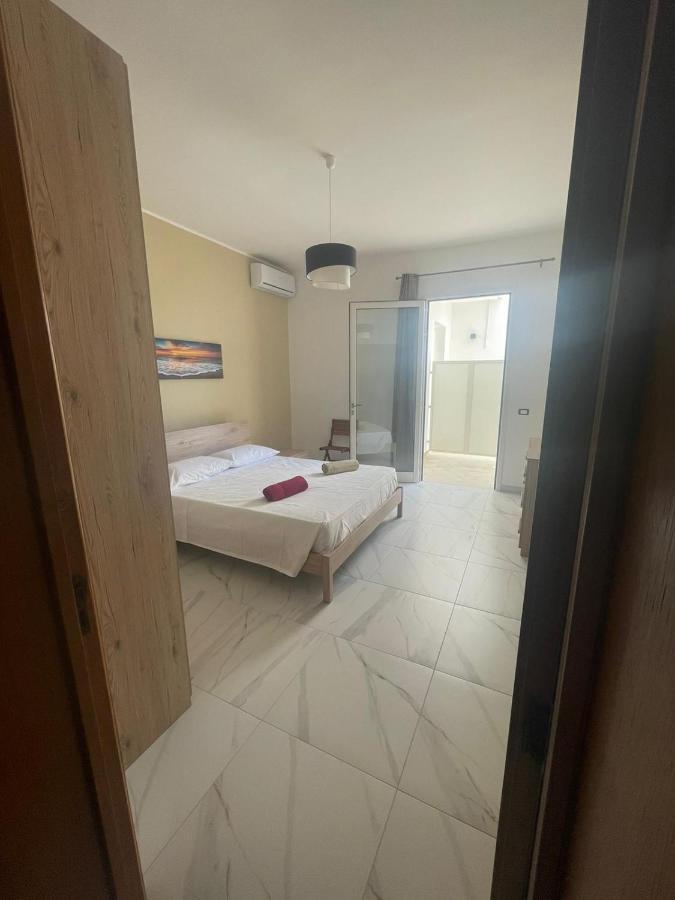 Camere Lorenzo Porto Cesareo Eksteriør billede